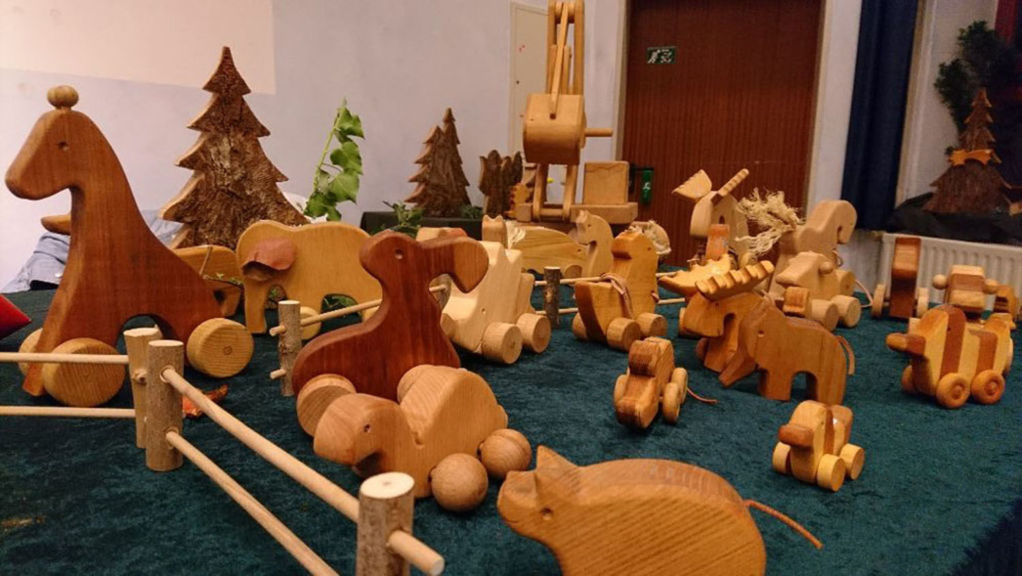 Allerlei hochwertiges und schadstofffreies Holzspielzeug