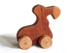 Handgefertigter Schiebe-Quax auf Rädern, Kirschbaum geölt